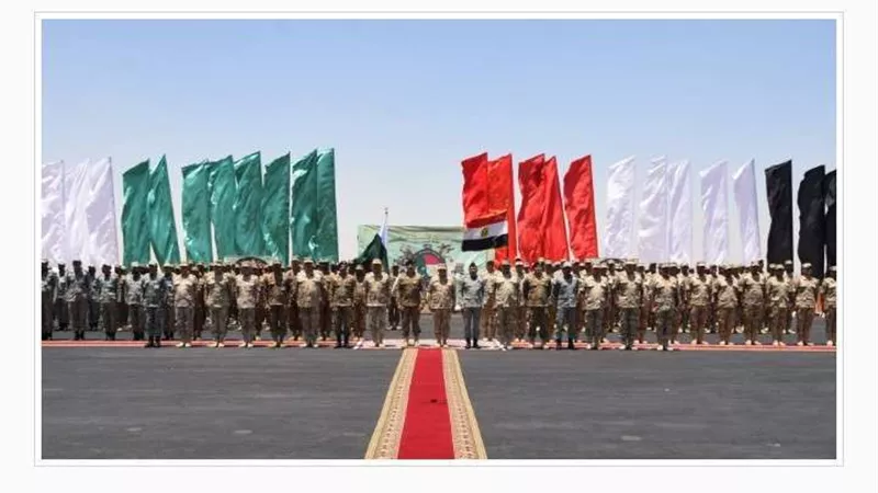 العرض الجوى المصرى الكورى الجنوبى يزين سماء الأهرامات.. تفاصيل