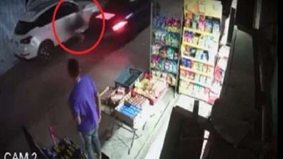 بالفيديو.. محامي يدهس ضابط بالمنصورة أثناء حظر التجوال