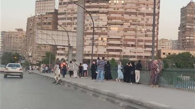 سقوط سيارة ميكروباص بركابها من أعلى كوبري الجلاء في النيل