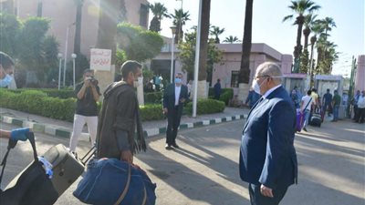 العائدون من الكويت يوجهون رسالة شكر للرئيس عبد الفتاح السيسي
