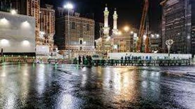 أمطار غزيرة تضرب مكة المكرمة بالسعودية