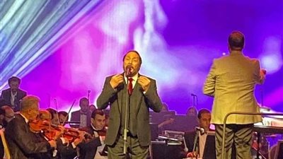 أحمد عبد الشافي يقود الفرقة الموسيقية بحفل على الحجار بمهرجان القلعة اليوم