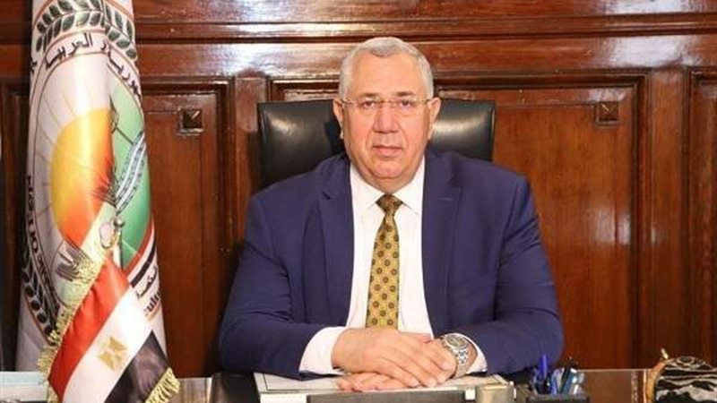 وزير الزراعة واستطلاح