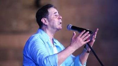 مدحت صالح يشيد بمهرجان القلعة الدولي للغناء والموسيقي ويبدأ حفلته بأغنية لحظة تاريخية