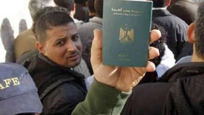 بعد قرار الاستغناء عنهم.. قلق بشأن مصير العمالة المصرية بالكويت