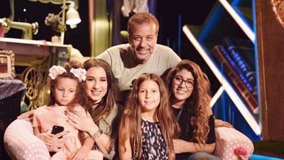 صدام ناري بين بنات شريف منير ووالدتهم عبر مواقع التواصل الاجتماعي