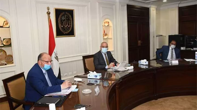 وزير الإسكان ومحافظ القاهرة يتابعان تنفيذ مشروع تطوير 