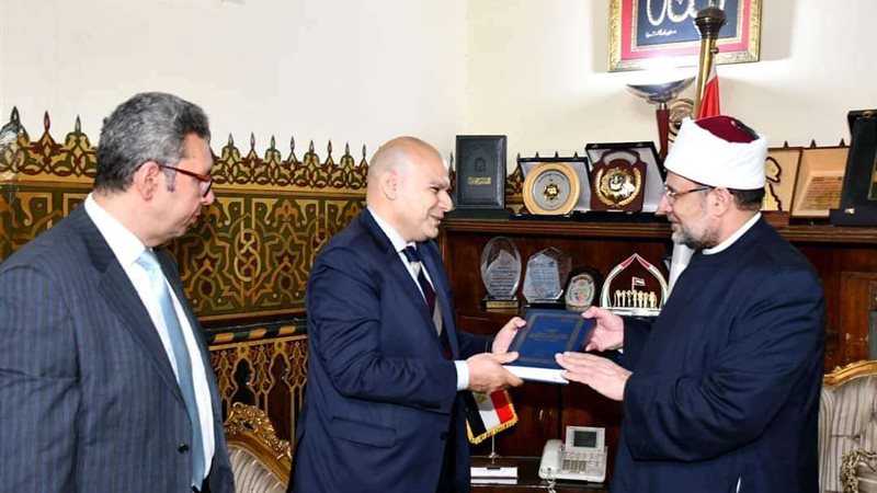 وزير الأوقاف وسفراء