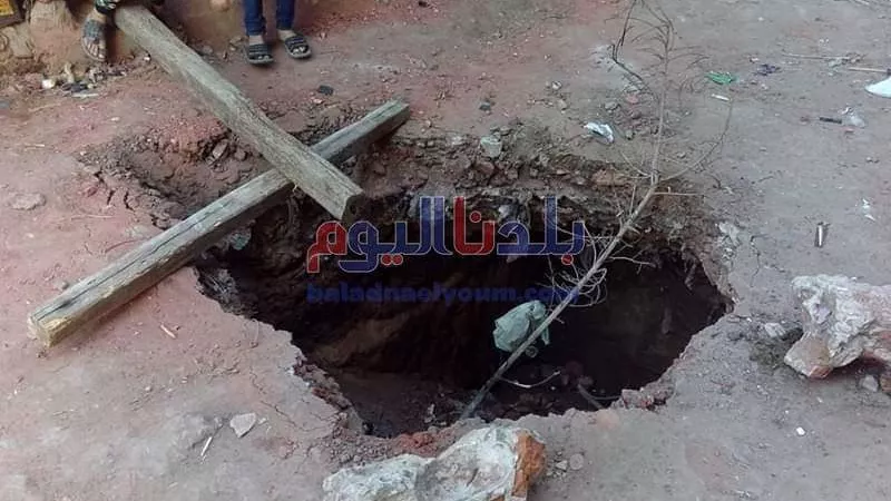 كسر بخطوط الصرف الصحي يتسبب في هبوط أرضى بسمنود