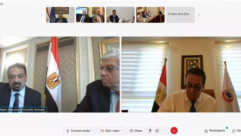 «عبدالغفار» يؤكد على أهمية الوقوف على تحديات العمل
