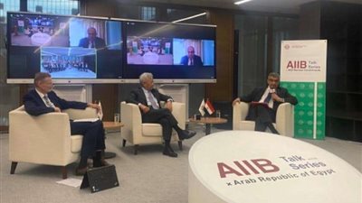 رئيس «البنك الآسيوي» يستقبل السفير المصري في بكين