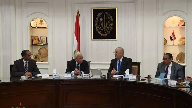 الجزار يؤكد تقديم الدعم والمساندة للمستثمرين والمطورين العقاريين