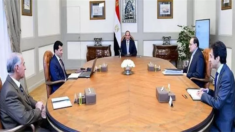 السيسي  يطلع على المشروعات الاستراتيجية التابعة لوزارة الكهرباء على مستوى الجمهورية