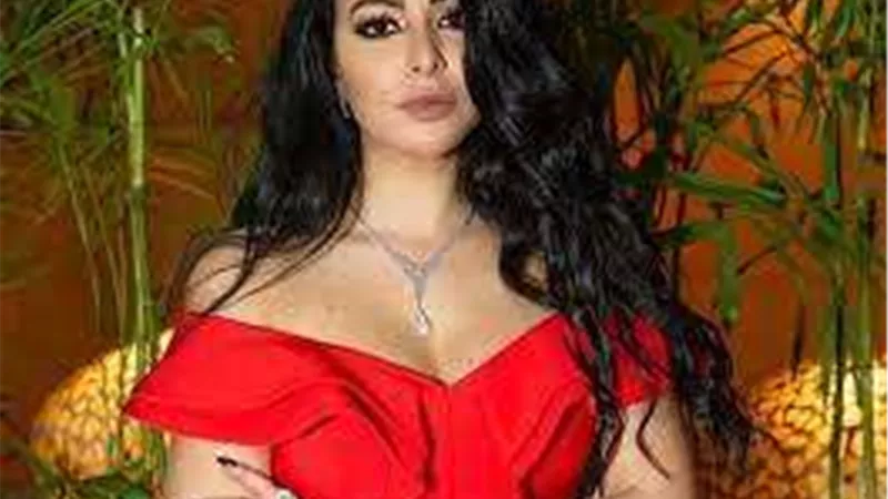 ميرهان حسين بإطلالة جديدة عبر 