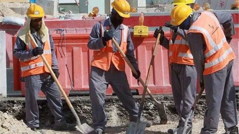 مادتين في الدستور تحمي العامل من بطش صاحب العمل إذا أصيب بكورونا