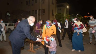 وصول 3 أفواج جديدة من العائدين من الخارج لجامعة القاهرة