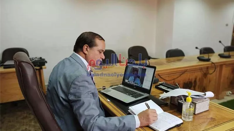 بالفيديو كونفرانس.. رئيس جامعة سوهاج يشارك في اجتماع المجلس الأعلى للجامعات