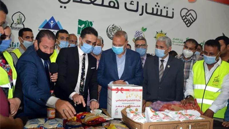 محافظ القليوبية يشهد توزيع كراتين صندوق تحيا مصر لمواجهة كورونا