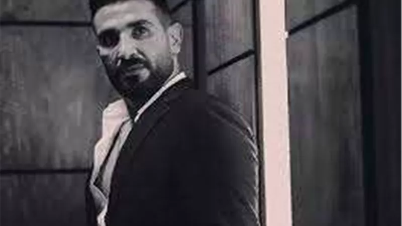 أحمد سعد يحتفل بتحقيق 