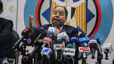 المالية: بدء صرف رواتب العاملين بالدولة من اليوم وحتى 28 مايو.. فيديو