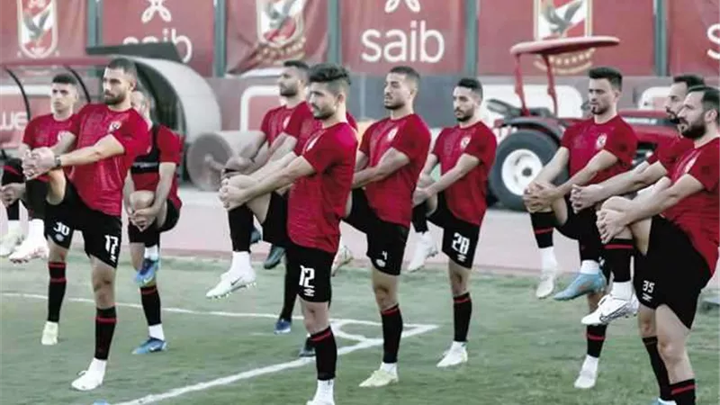 بعد الأداء السيء والخسارة.. من هم اللاعبون الراحلون عن الأهلي قريبًا ؟