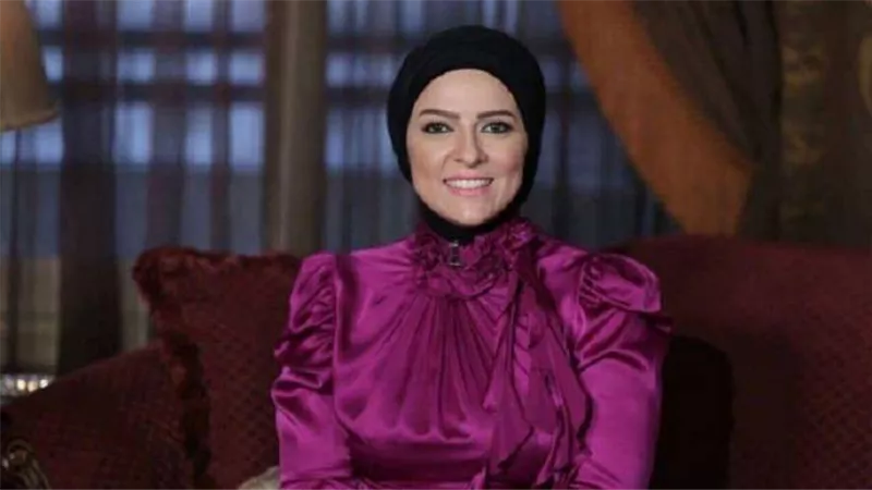 متصلة لـ دعاء فاروق: أختي عايشة مع جوزها 20 سنة أخوات فماذا تفعل