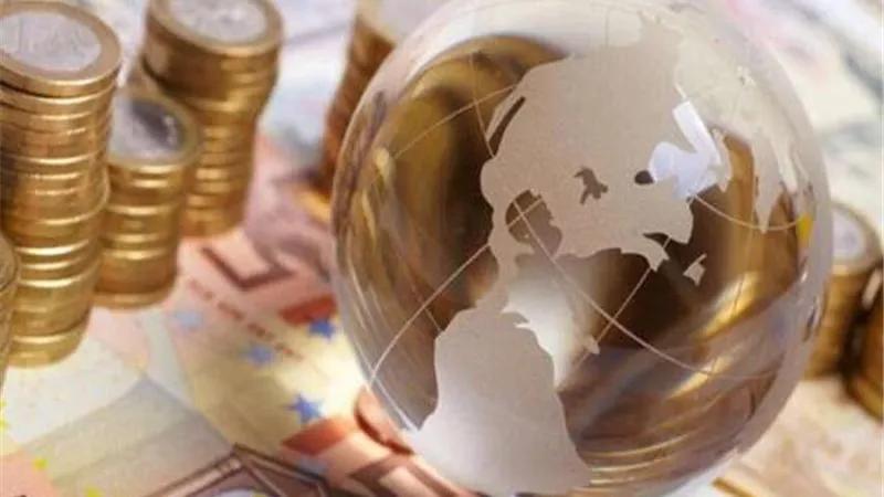 المحافظ الأسبق: البنك المركزي يرسم السياسة النقدية لضمان استقرار الأسعار