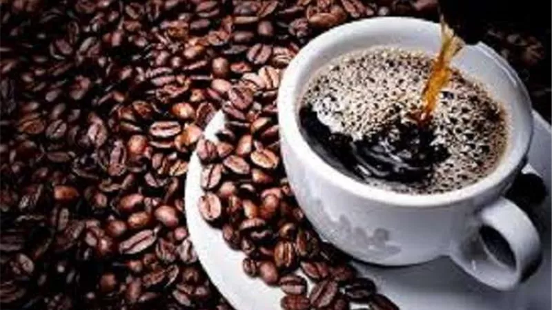 ما هو أفضل وقت لشرب القهوة بعد الإفطار وتأثيرها على الدهون عند النساء؟