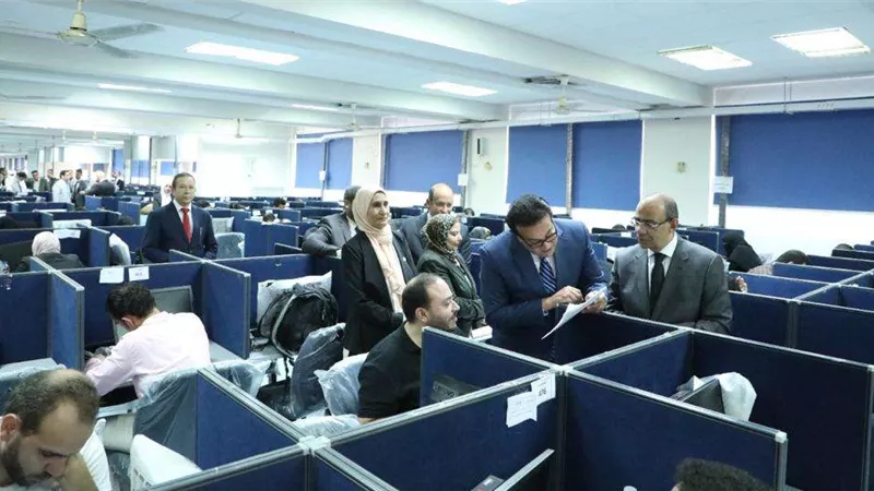 وزير الصحة يشدد على أهمية صقل مهارات الأطباء