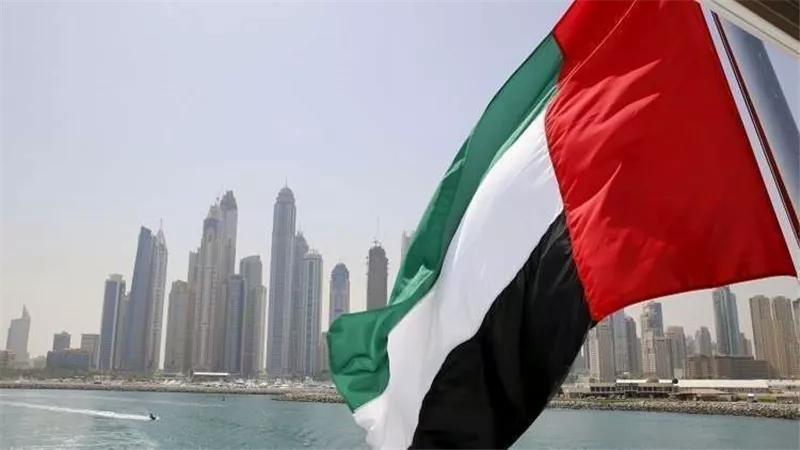 الإمارات تشدد الغرامات وعقوبات تصل للحبس لمخالفي الاجراءات الإحترازية من 