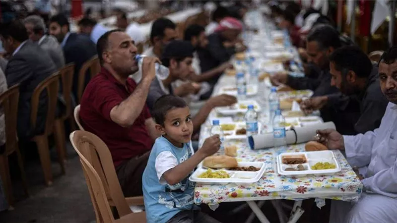 صاحب واقعة الإفطار الجماعي بوسط البلد: بعتذر من هنا لـ أسوان