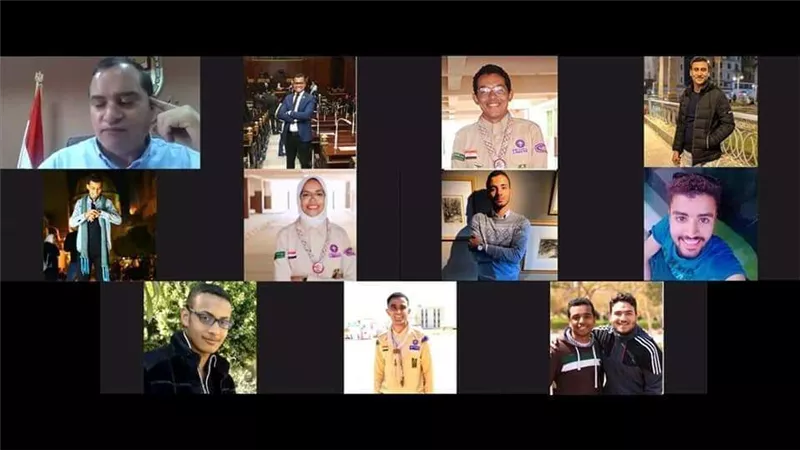 رئيس جامعة سوهاج يناقش مع مجلس الاتحاد الطلابي آليات امتحانات نهاية العام 