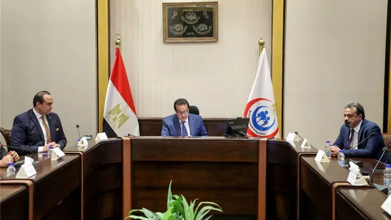 وزير الصحة يوجه بأهمية إدراج القطاع الخاص في منظومة التأمين الصحي الشامل