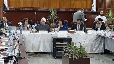 المفتي: تقربوا إلى الله بمساعدة الفقير والمحتاج في ظلمة الليل.. فيديو