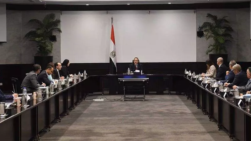 خلال اجتماع الحكومة.. رئيس الوزراء يهنئ المصريين بعيد الفطر