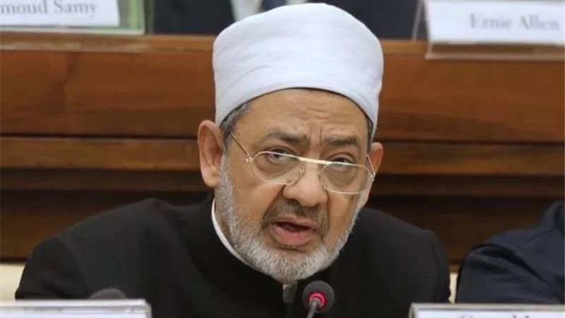 محمود توفيق يرسل برقية تهنئة لشيخ الأزهر بمناسبة عيد الفطر