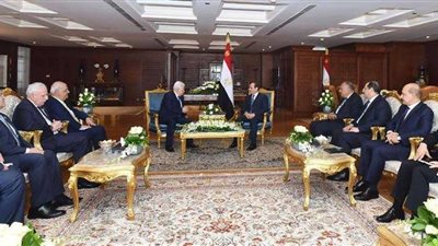 الرئيس السيسي يهنئ رئيس فلسطين بعيد الفطر