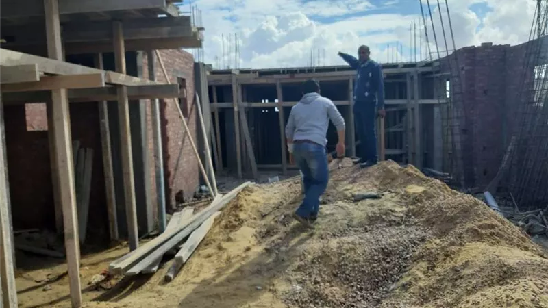 محافظ الجيزة يكلف رؤساء الأحياء برصد البناء المخالف واتخاذ الإجراءات القانونية