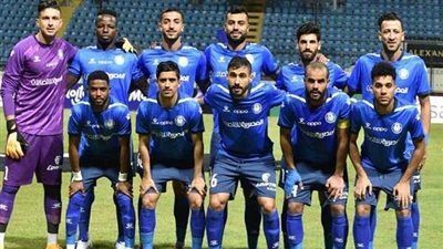 رحيل 19 لاعب والمدرب.. سموحة يغربل الفريق بإجراءات قاسية
