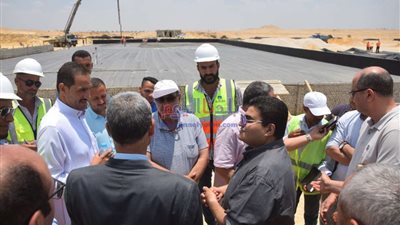 محافظ بني سويف يناقش الموقف التنفيذي لمشروعات المرحلة الأولى من مبادرة حياة كريمة