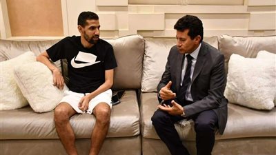 زوجة مؤمن زكريا: مش عارفين تشخيص المرض لحد الآن