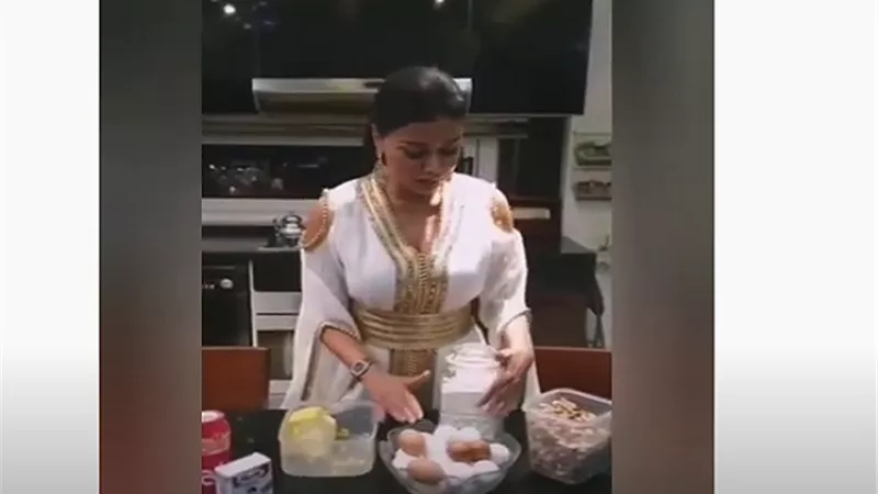 على طريقة رانيا يوسف.. طريقة عمل كعك العيد بسهولة  (فيديو)