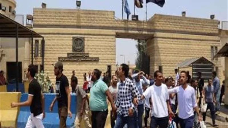 بالأسماء.. السيسي يصدر قرار جمهورى بالعفو عن 3157 سجين