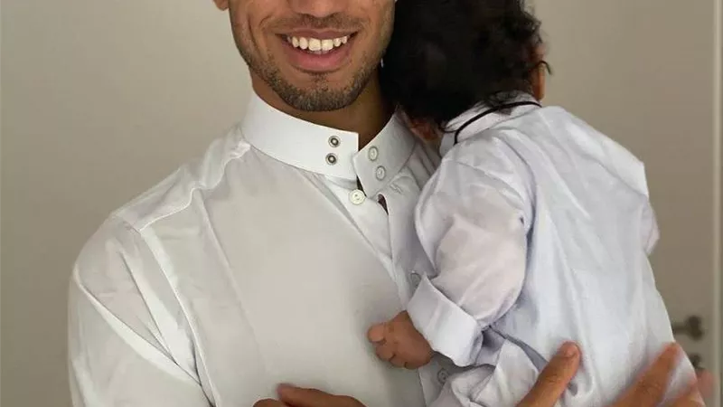 حكيمي يهنئ جماهيره بعيد الفطر