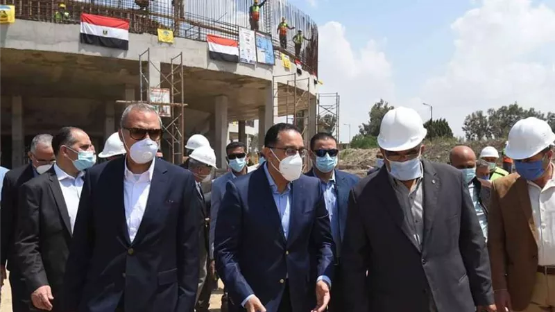 رئيس الوزراء يتفقد عدد من المشروعات بشرم الشيخ