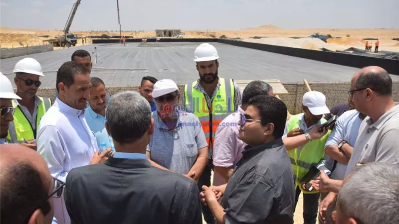 محافظ بني سويف يناقش الموقف التنفيذي لمشروعات المرحلة الأولى من مبادرة حياة كريمة