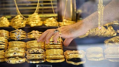 على غرار مسعفين سوهاج.. مواطن أردني يعثر على جرة ذهب ولم يحتفظ بها