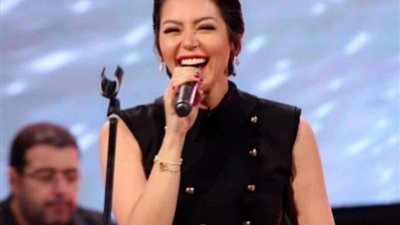 برفقة زوجها.. شاهد لقاء الخميسي تشعل السوشيال ميديا بأغنية 