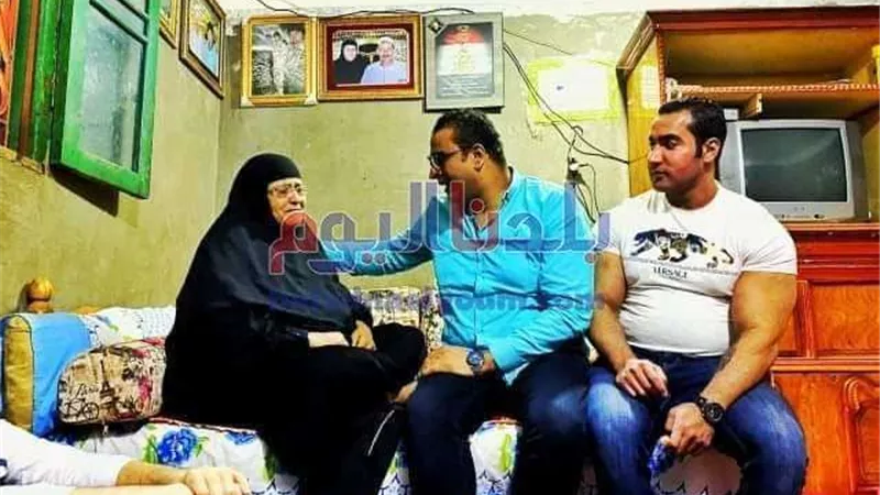 مجلس الشباب المصرى بالغربية يزور منزل شهيد 