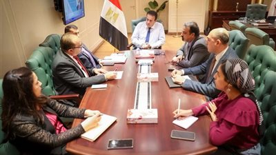«عبدالغفار» يعقد اجتماعًا لمتابعة سير العمل بمبادرة رئيس الجمهورية لإنهاء قوائم الانتظار